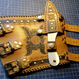 Наруч с ножом 