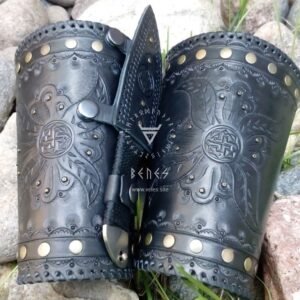 Наруч с ножом 