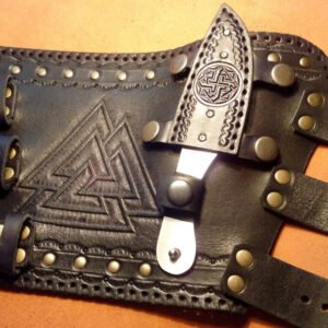 Наруч с ножом «Валькнут»