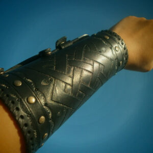 Наруч с ножом 