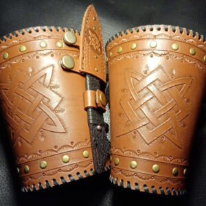 Наруч с ножом 