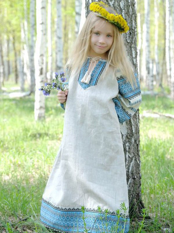 Детское платье "Этно" небелёно-голубое