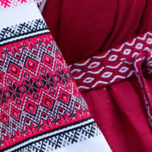 Русский народный костюм алый