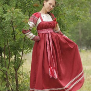 Русский народный костюм бордовый