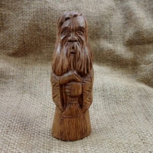 Домовой из дерева