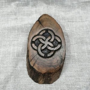 Обереги из дерева для дома