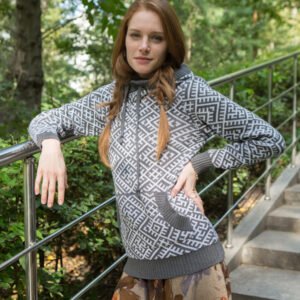 Толстовка бело-серая (женская) славянские свитера